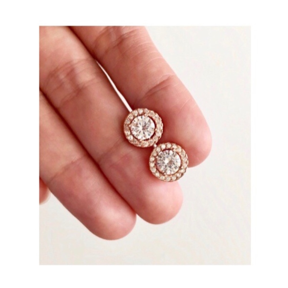 [Ashlee] 18K Halo Earrings - Picture 3 of 7